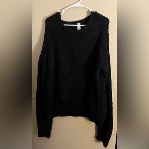 Women’s Black slightly Cropped Fuzzy Sweater